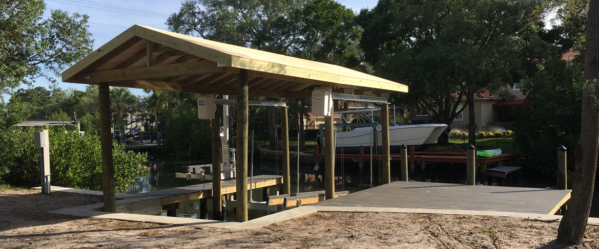 Boathouse with lift - Trident H2O
