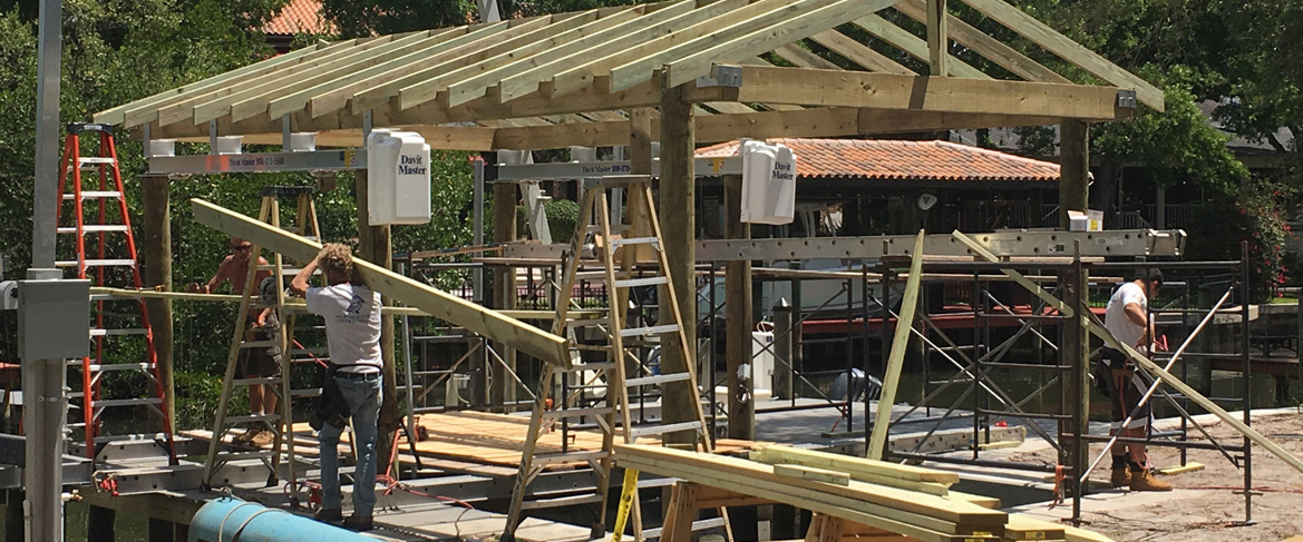 Boathouse with lift - Trident H2O