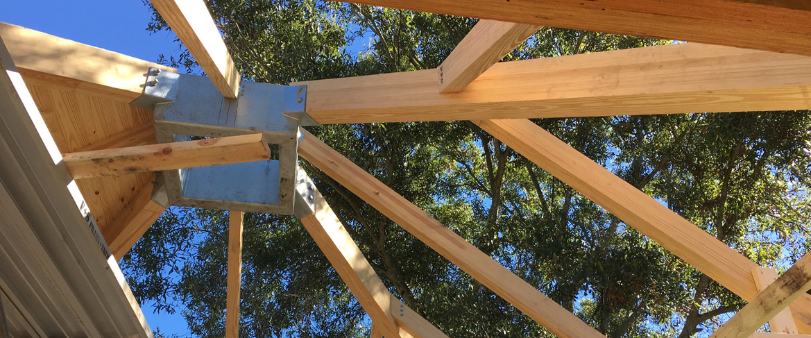 Boathouse with lift - Trident H2O